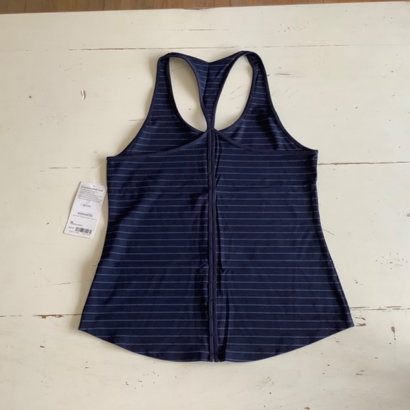 NEW NWT Athleta inversion striped tank Medium - Picture 7 of 9